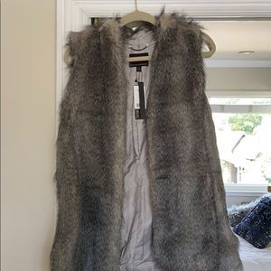 Banana vest, fur, brand new, gray.